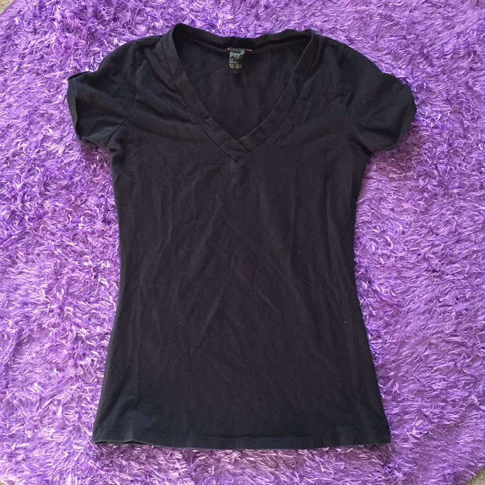 Black v-cut fitted top